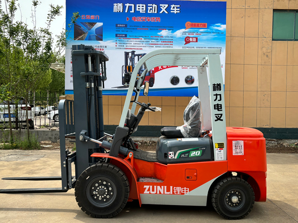 電動搬運叉車
